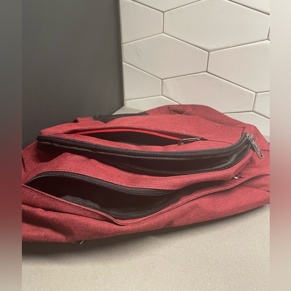 Lightweight Crossbody Sling Bag - Picture 9 of 10